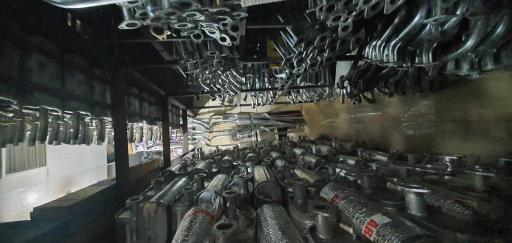 عکس تعمیرگاه رضا اگزوز