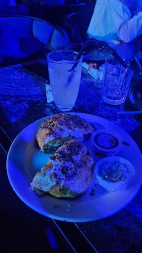 عکس باغ رستوران پشت راه