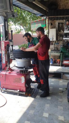 عکس اتو سرویس و تعویض روغن کمالی