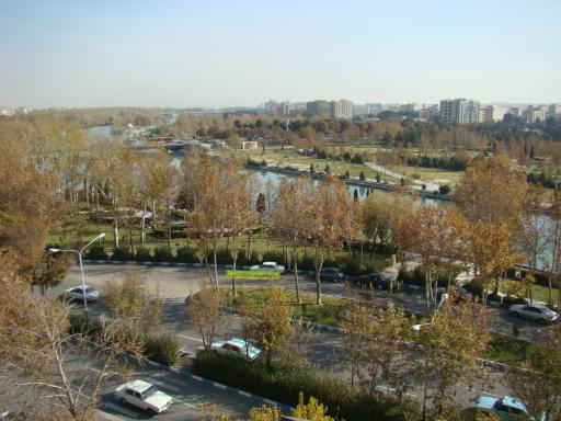 عکس فضای سبز میدان