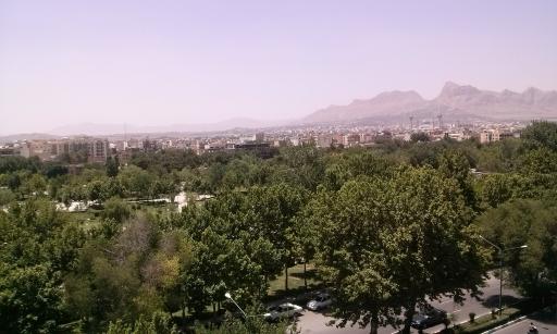 عکس فضای سبز میدان