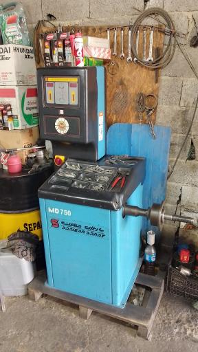 عکس تعویض روغن و آپاراتی علی