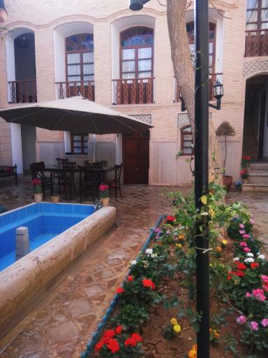عکس هتل قیصریه