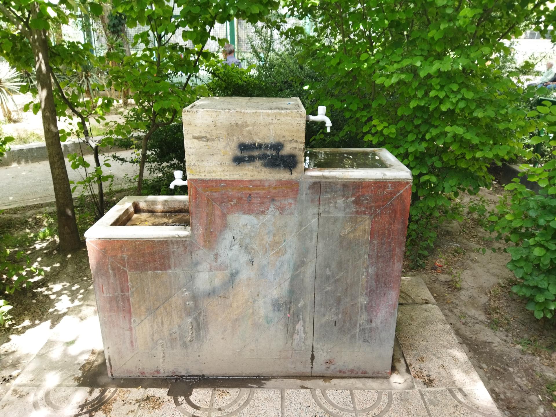 عکس آبخوری بوستان نور بزرگ