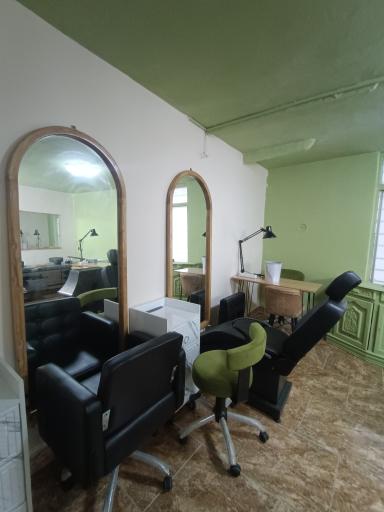 سالن زیبایی ماهنوش