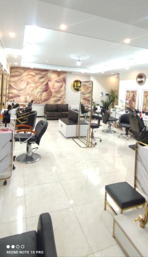 عکس سالن زیبایی و عروس سرای زرین