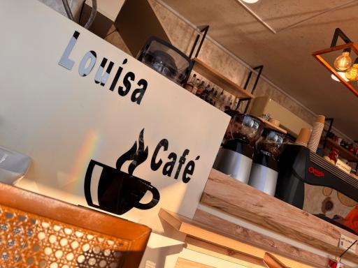 عکس کافه لوئیزا
