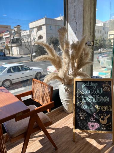 عکس کافه لوئیزا