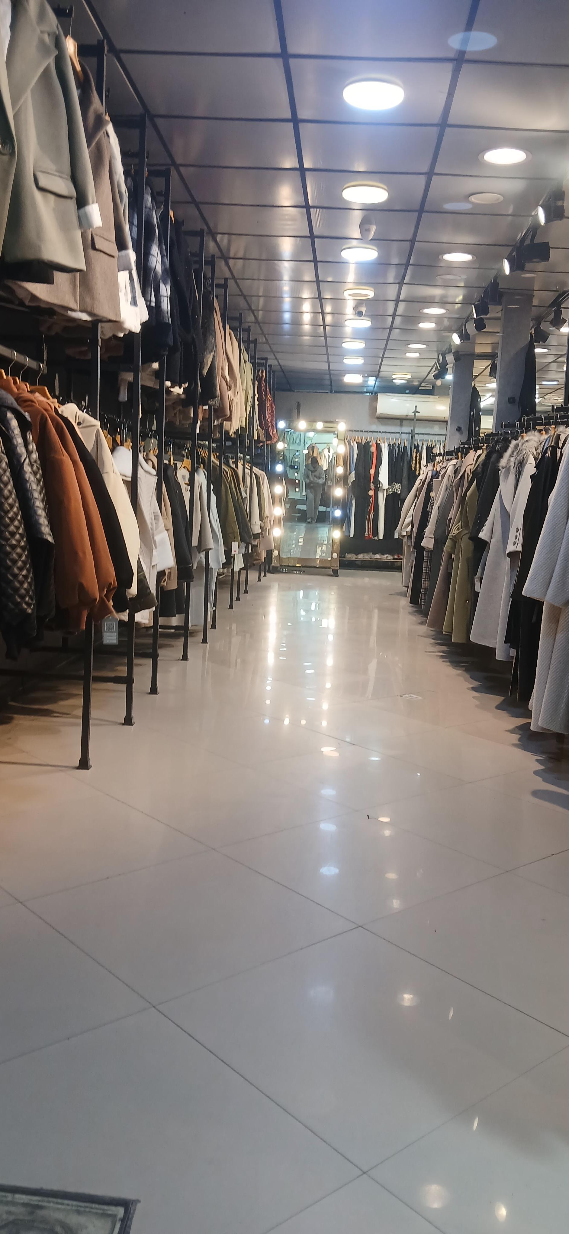 عکس فروشگاه لباس 3030