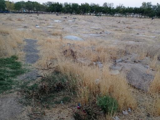 عکس قبرستان قدیمی 