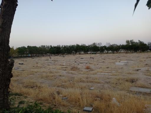 عکس قبرستان قدیمی 