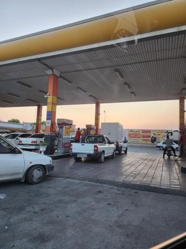 عکس پمپ بنزین کریم آباد