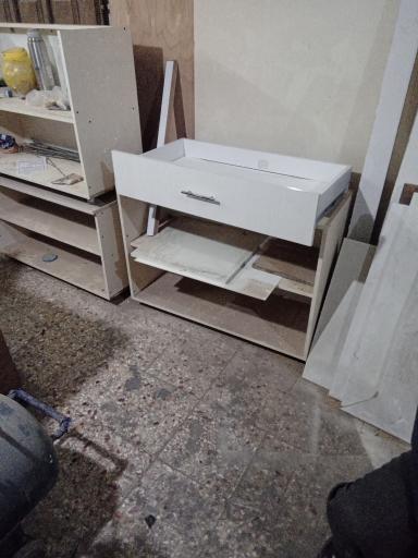 عکس خدمات نجاری تعمیرات کابینت و درب های چوبی