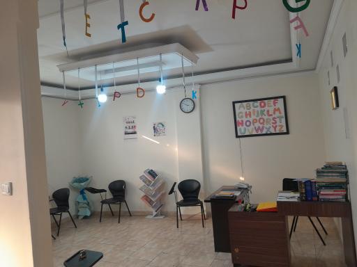 عکس اموزشگاه زبان اتیه سخن