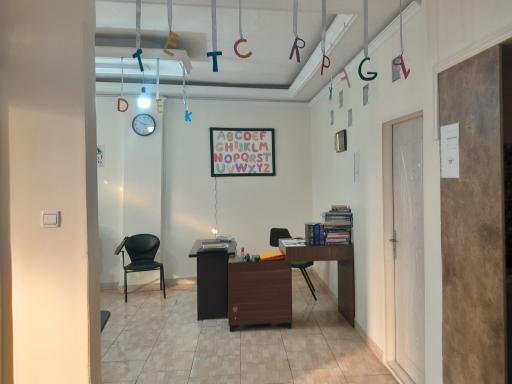 عکس اموزشگاه زبان اتیه سخن