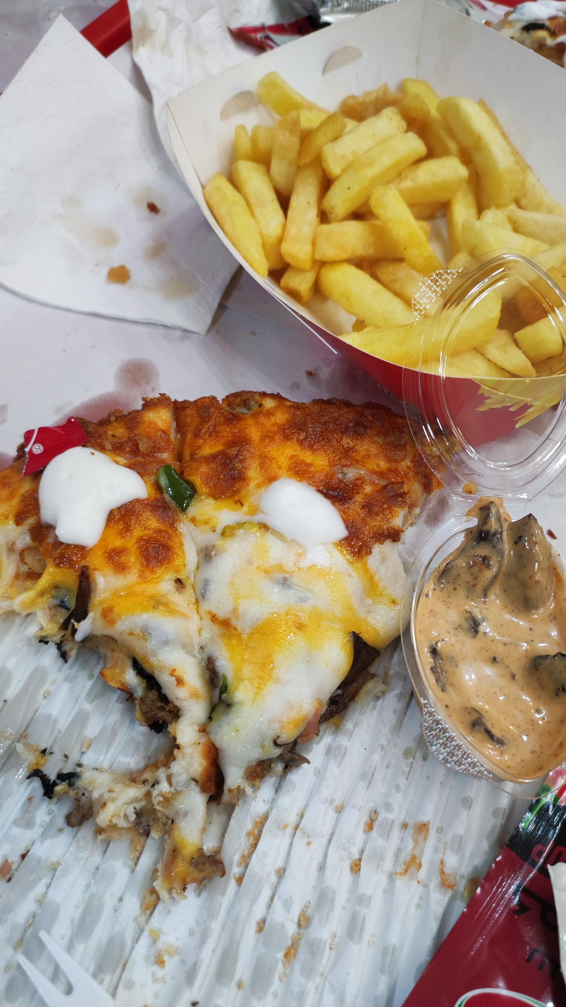 عکس پیتزا ساندویچ نارنجستان 