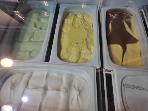 عکس کافی شاپ بلوط