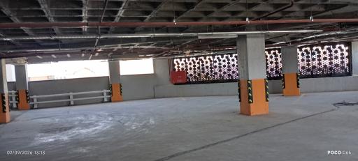 عکس پارکینگ عمومی سیرنگ