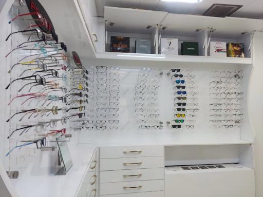 عکس عینک درمانگاه اهل بیت