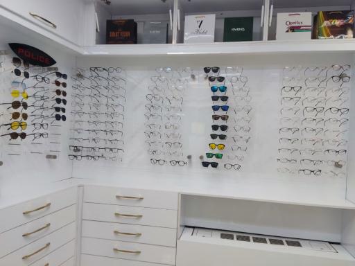 عکس عینک درمانگاه اهل بیت