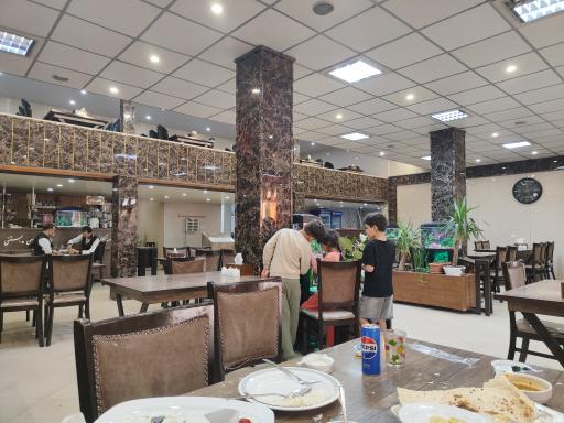 عکس رستوران نمونه ولیعصر