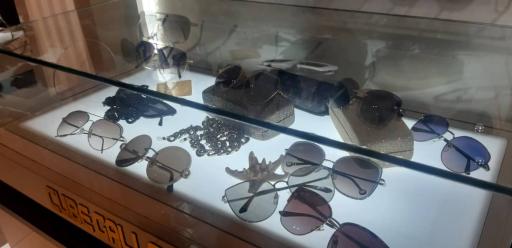 عکس عینک سازی مکعب