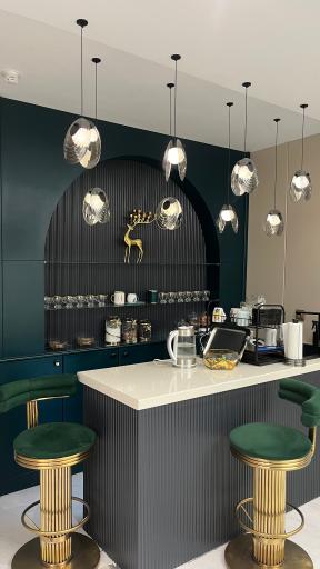 عکس سالن زیبایی شیوا