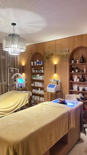 عکس سالن زیبایی شیوا