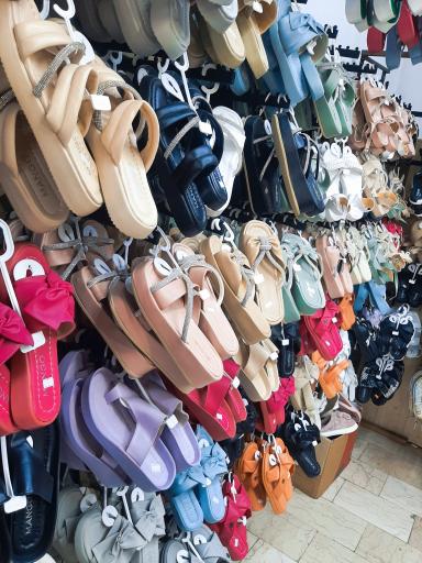 عکس شهر دمپایی و صندل 