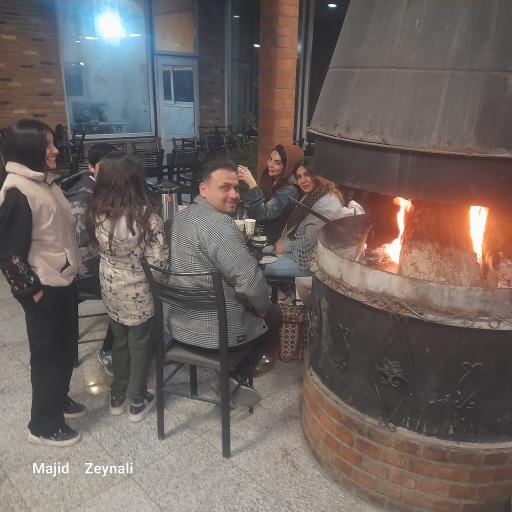 عکس رستوران پسرخاله