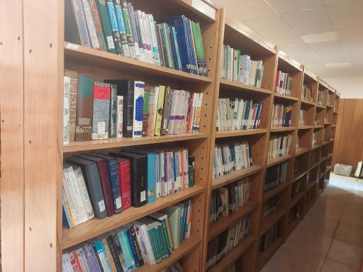 عکس کتابخانه و سالن مطالعه دانشگاه فرهنگیان