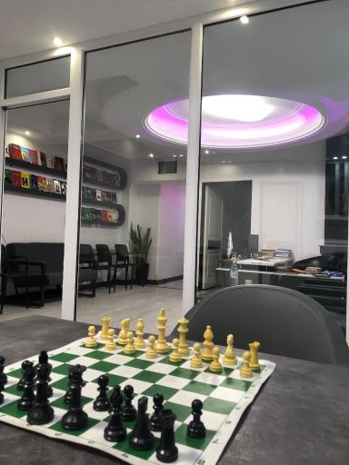 عکس مدرسه شطرنج کرج 