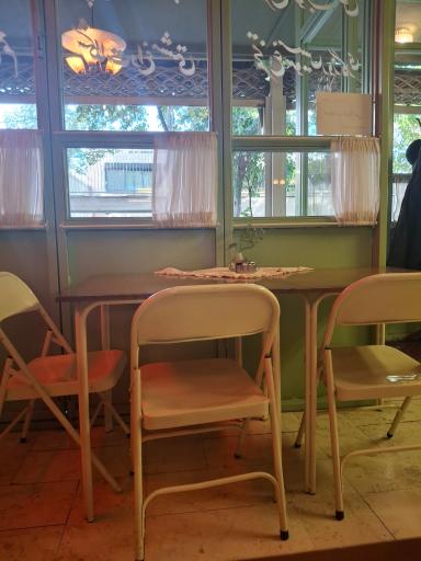 عکس سفره خانه حیات خانه