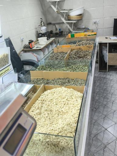 عکس تخمه داغ و آجیلی خوی 
