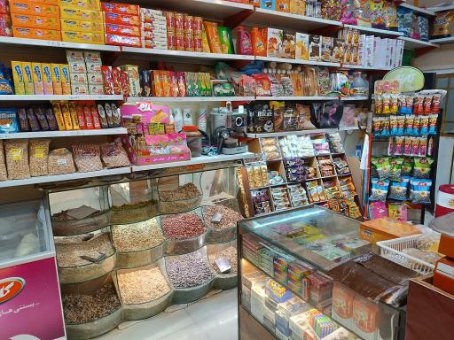 عکس فروشگاه مواد غذایی مجید