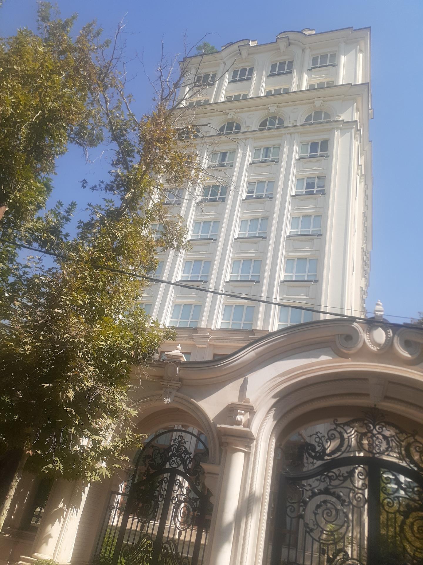 عکس ساختمان لتاج