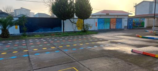 عکس دبستان و پیش دبستان دخترانه موثق