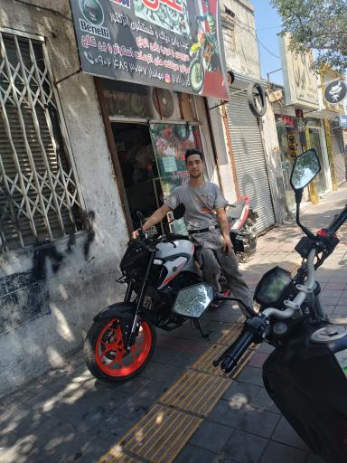 عکس تعمیرگاه موتور سیکلت علی