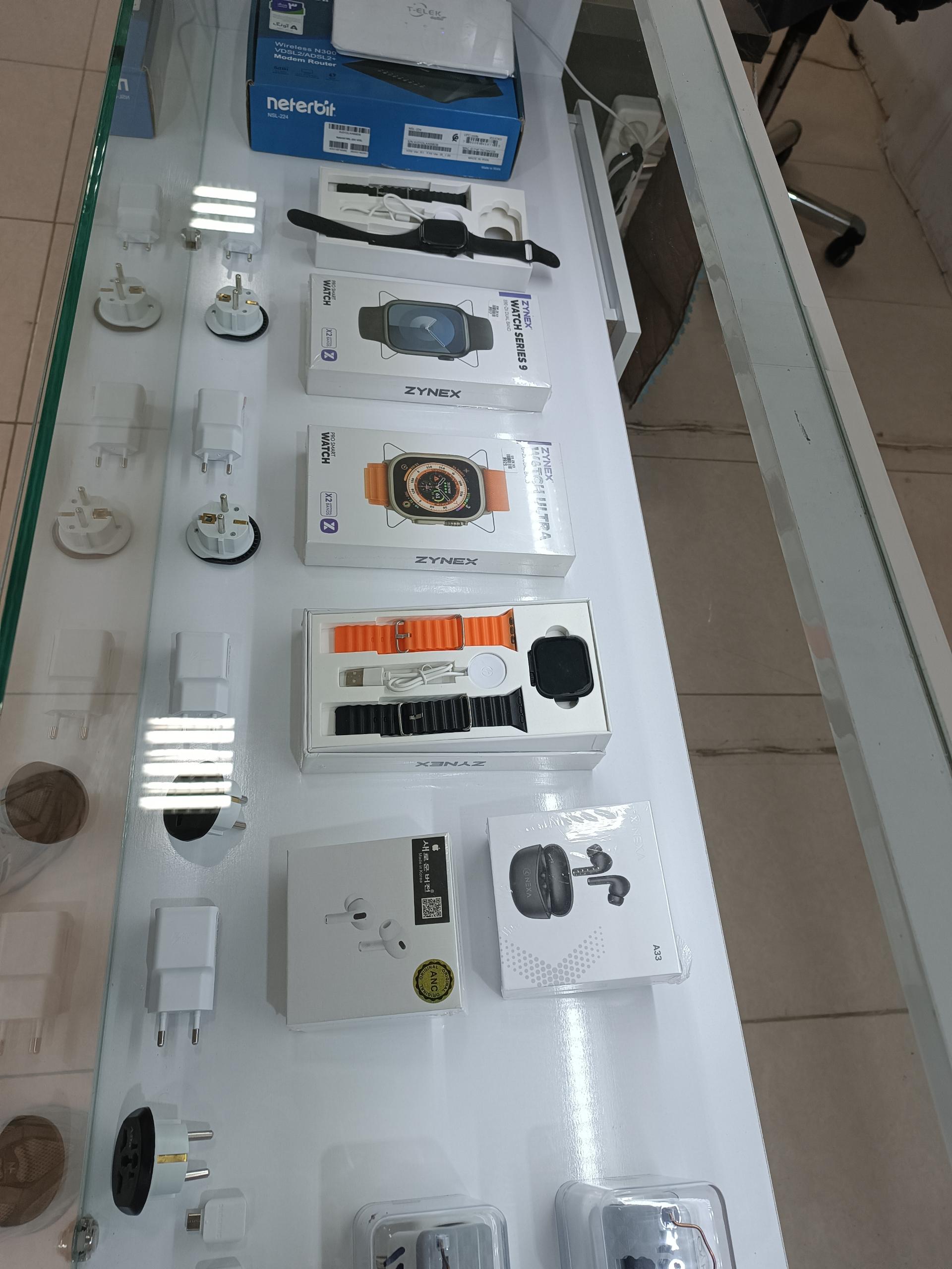 عکس کافی نت و لوازم جانبی موبایل اطلس