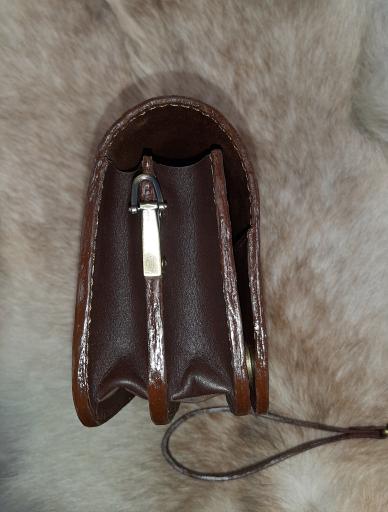 عکس فروشگاه باوند چرم