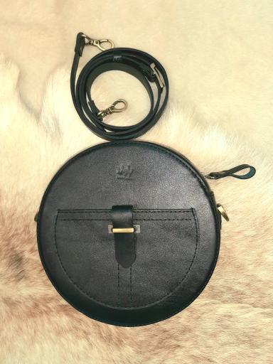 عکس فروشگاه باوند چرم