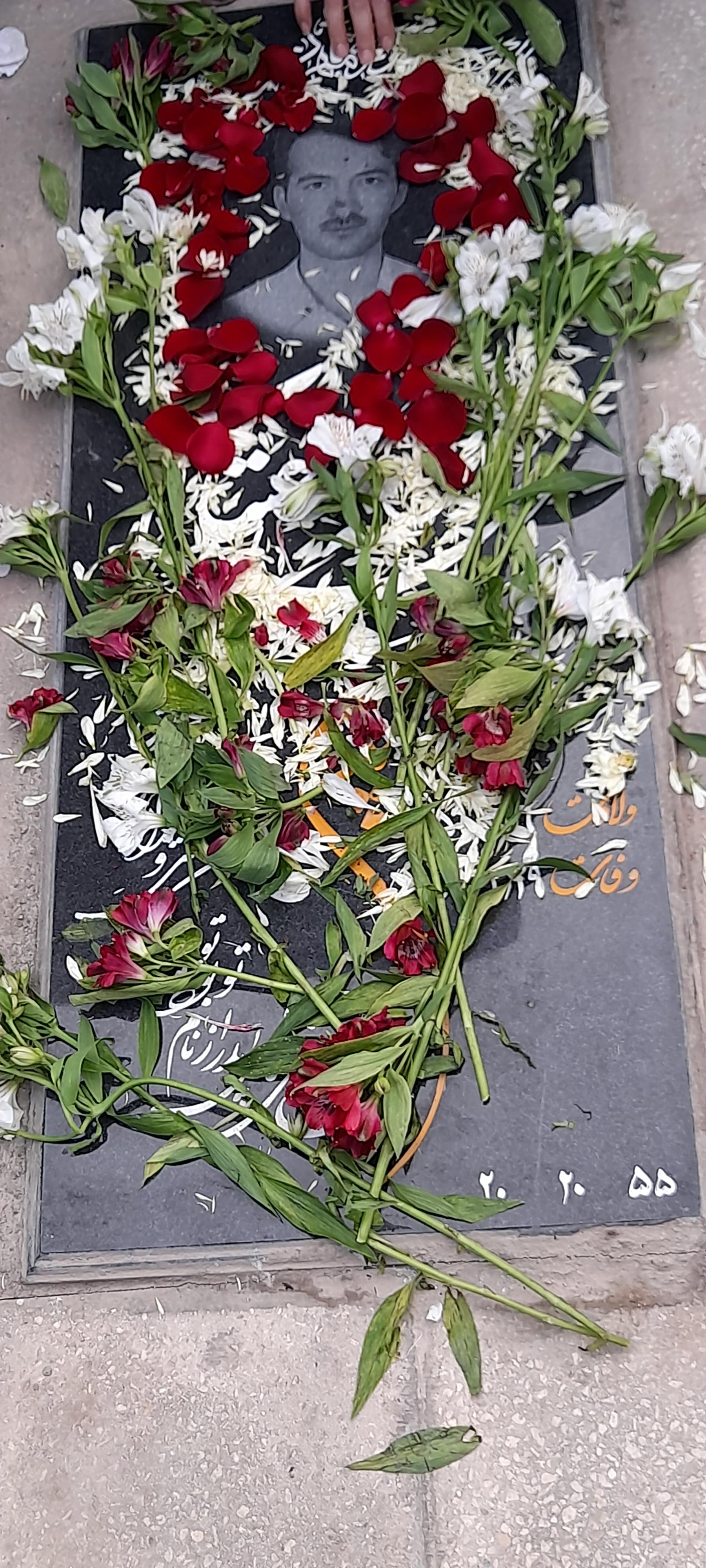 عکس مزار عبدالله رخشان 