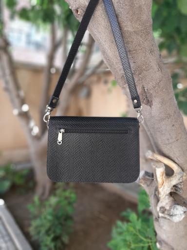 عکس فروشگاه باوند چرم