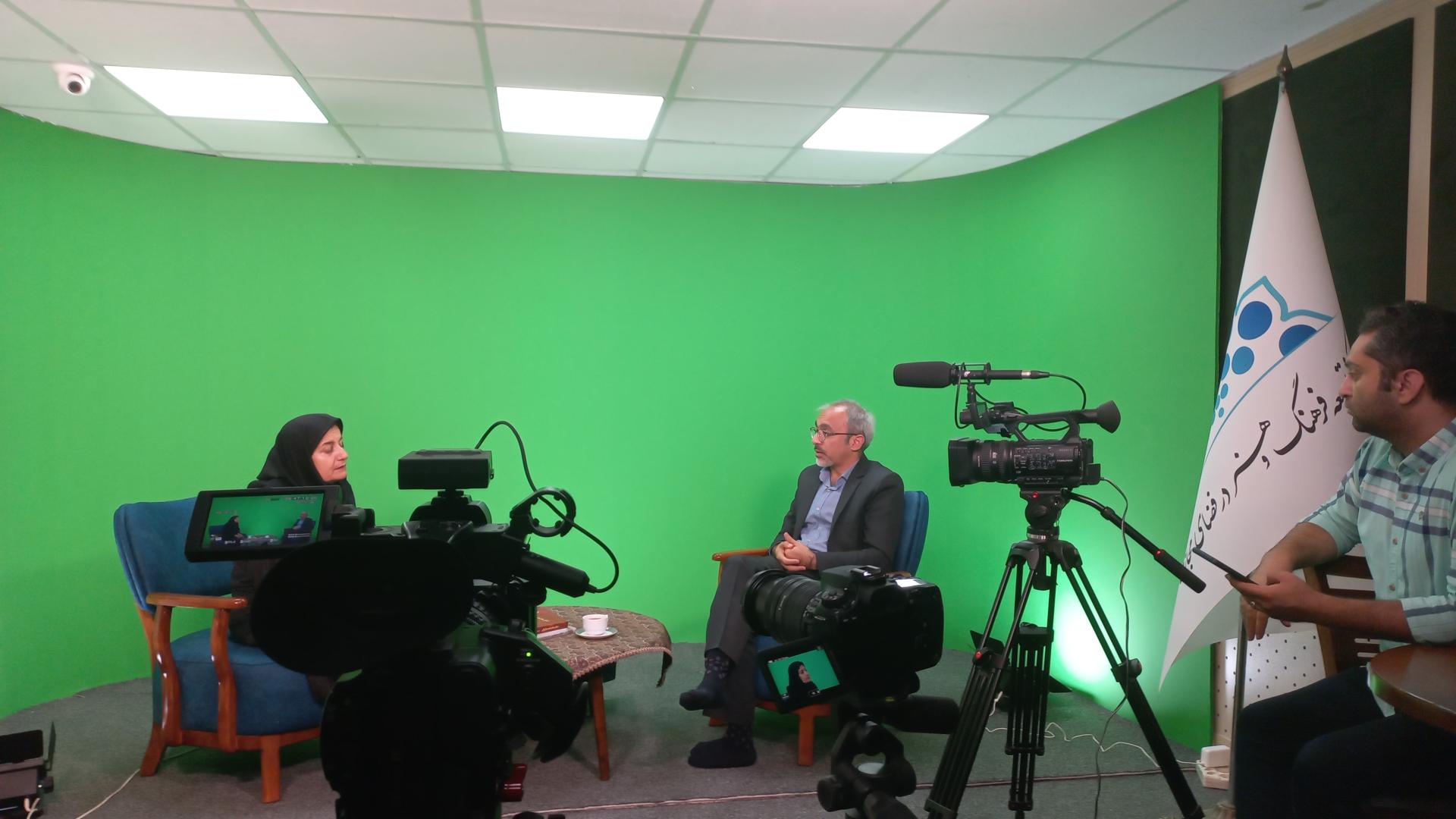 عکس استودیو فهم