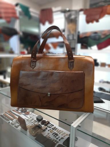 عکس فروشگاه باوند چرم