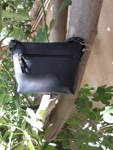 عکس فروشگاه باوند چرم