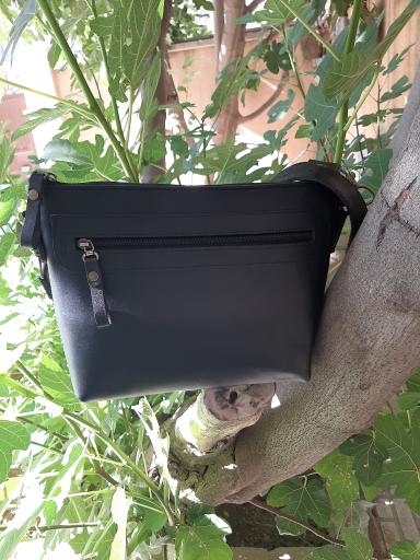 عکس فروشگاه باوند چرم