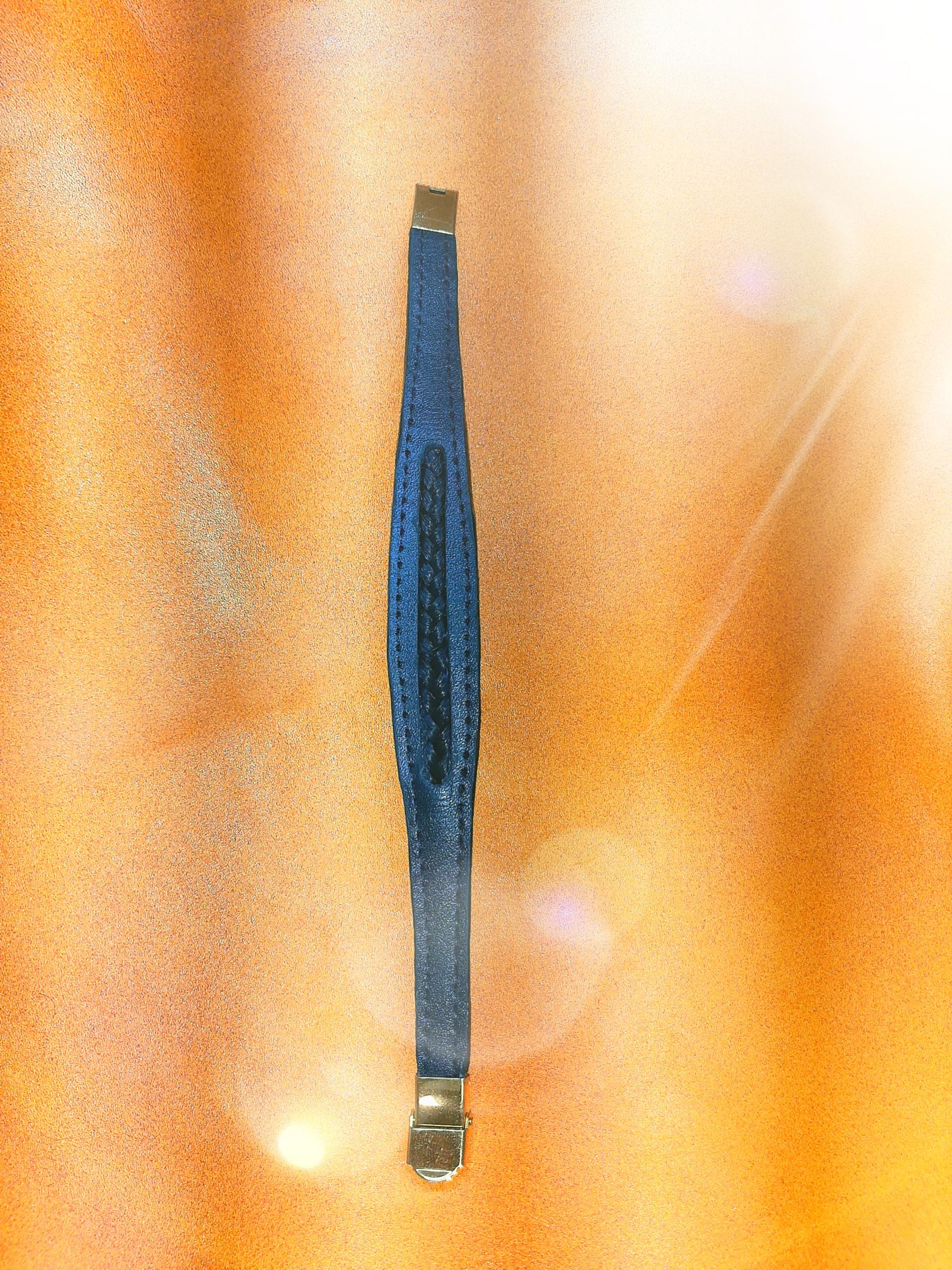 عکس فروشگاه باوند چرم