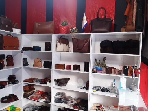 عکس فروشگاه باوند چرم