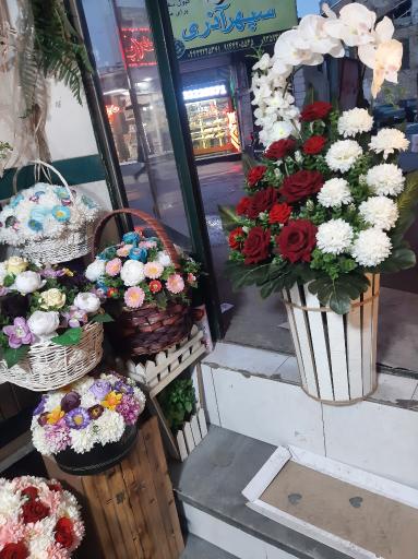 عکس گل فروشی باران